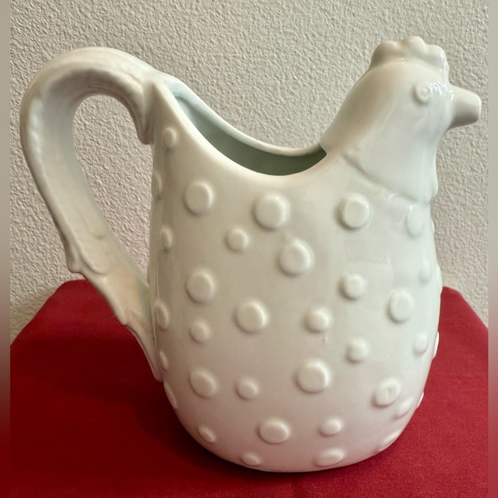 Boston Warehouse white chicken pitcher. 4.5 cups vintage - Picture 2 of 11